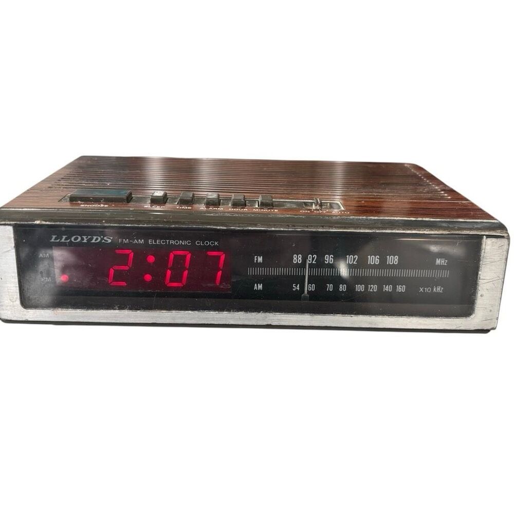 Lloyds Model J202B Clock Radio